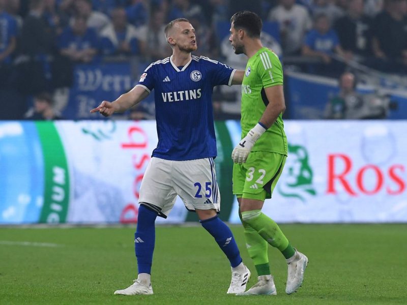 Auf diesen Moment hat er so lange gewartet, dafür hat er so hart gearbeitet. Für einen Ex-S04-Profi ist ein Traum in Erfüllung gegangen.