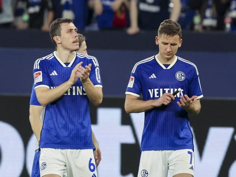 Beim FC Schalke 04 wir derzeit einiges auf den Prüfstand gestellt. Auch die Zukunft von einem Leistungsträger ist plötzlich offen.