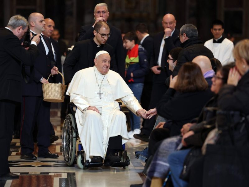 Der Gesundheitsstatus von Papst Franziskus sorgt für Spekulationen.