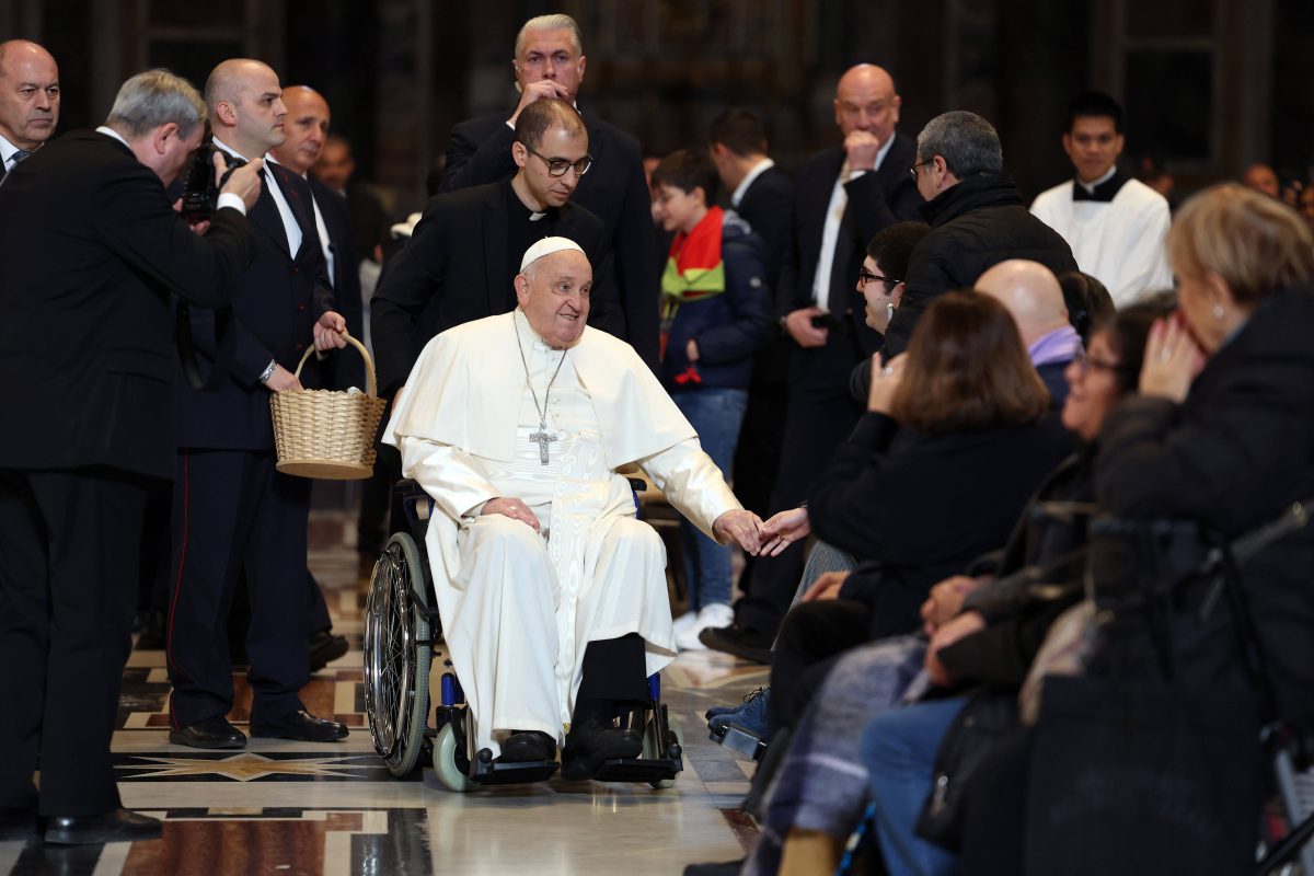 Der Gesundheitsstatus von Papst Franziskus sorgt für Spekulationen.