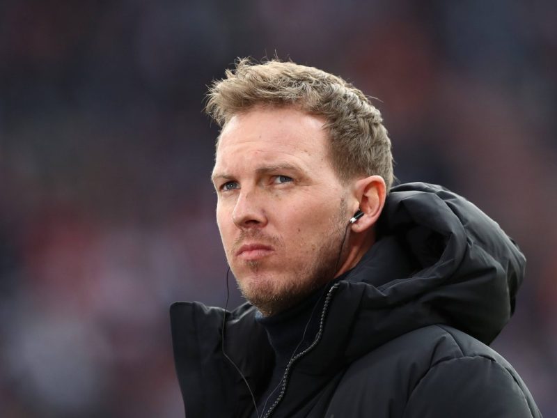 Julian Nagelsmann hat seinen Vertrag beim DFB erst vor Kurzem verlängert. Und doch wird nun über ein irres Szenario gesprochen.