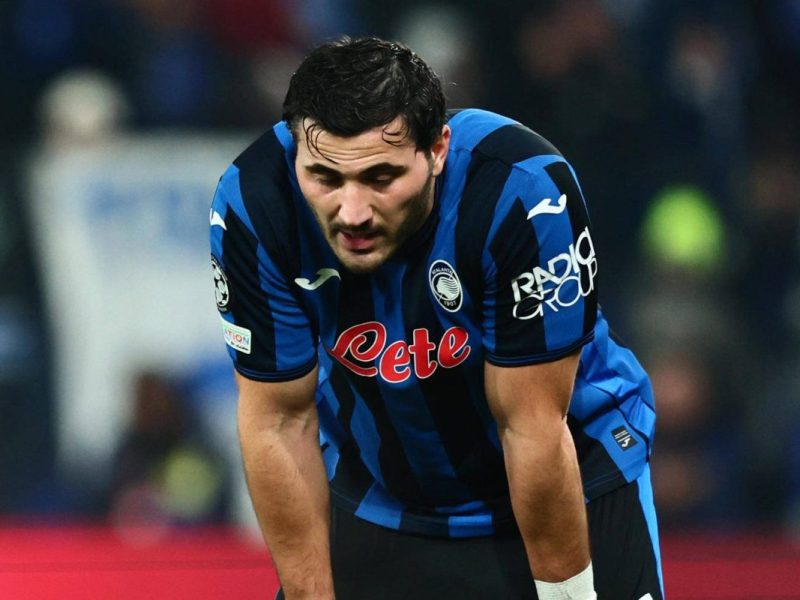 Ex-Schalke-Star Sead Kolasinac erlebt einen bitteren Abend.