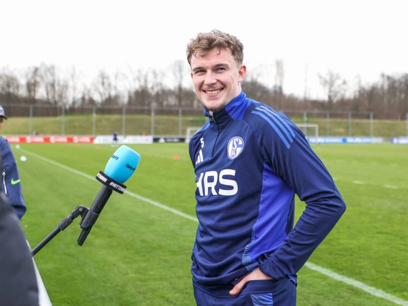 Verlässt Derry John Murkin den FC Schalke 04 nach der laufenden Saison? Der Abwehrspieler des Pottklubs lässt aufhorchen.
