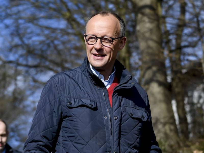 Die Bundestagswahl 2025 scheint einen klaren Sieger zu haben, doch die CDU muss sich noch gedulden: Wann zieht Friedrich Merz wirklich ins Kanzleramt ein?
