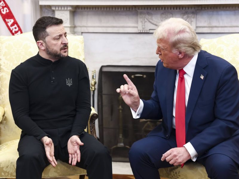 Schlagabtausch vor den Medien: Trump und Selenskyj. Putin freut sich.