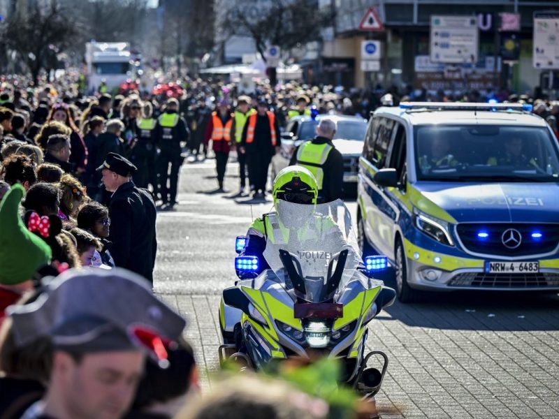 Der Rosenmontagszug in Essen-Rüttenscheid fand noch statt, der Kupferdreh nicht.