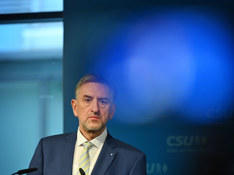 CSU steht unter Druck! Protestaktion von Tierrechtlern gegen Felßner – Rückzug gefährdet Regierungspläne! Was bedeutet das für die Koalitionsverhandlungen?