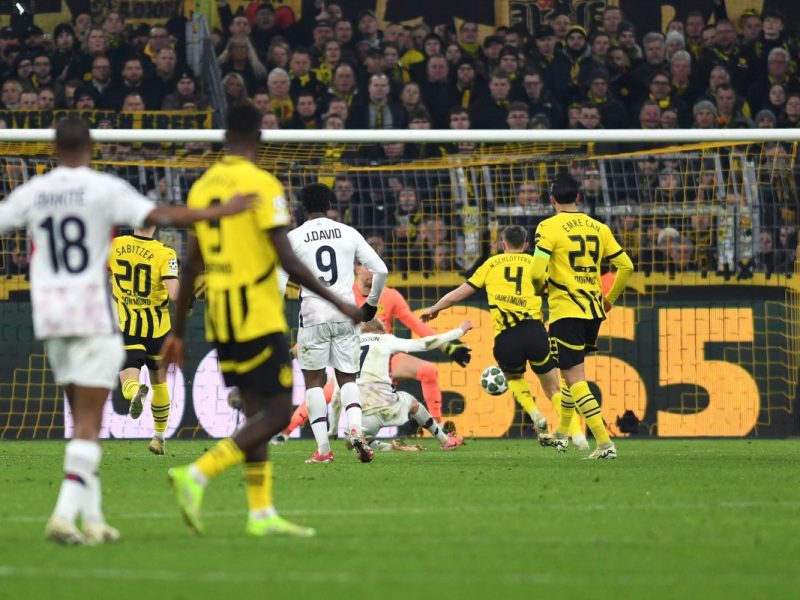 Borussia Dortmund verpasst im Spiel BVB - Lille einen Sieg und damit eine gute Ausgangslage. Ein Akteur war nach der Partie sichtlich bedient.