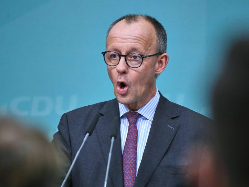 Friedrich Merz lehnt sich gegen Donald Trump auf.