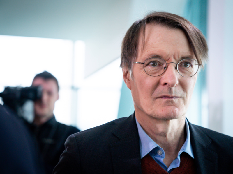 Gibt SPD-Gesundheitsminister Karl Lauterbach bei einer Schwarz-Rot-Koalition von Friedrich Merz sein Amt ab?
