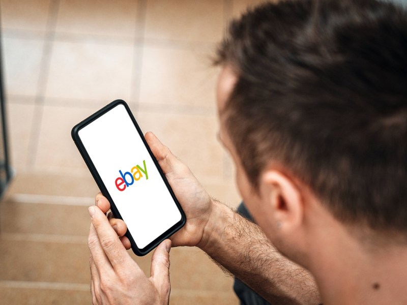 Ebay Logo auf Handy