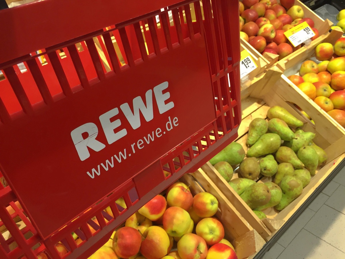 Rewe-Kunden sind nach Einkauf außer sich: „Nur probiert und dann in die Tonne“
